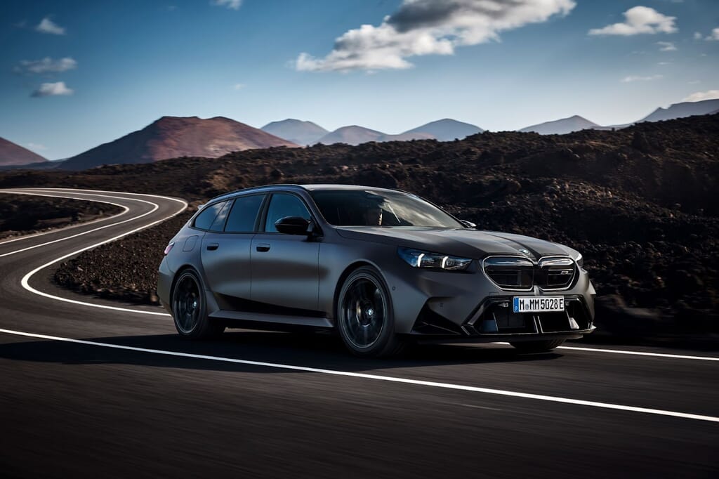 2025 new car launch BMW-M5-Touring