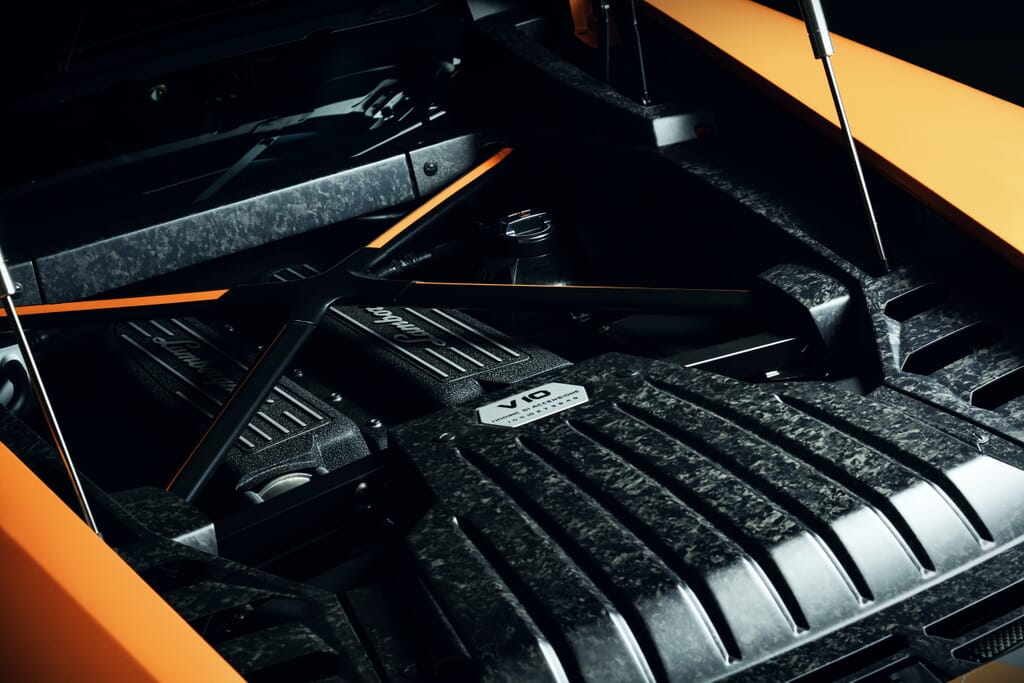Carbon_fibre_engine_care