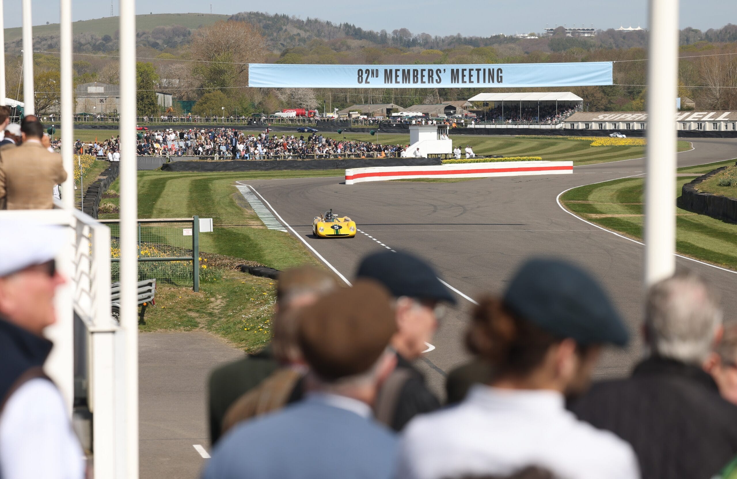 A general view of racing at the 82nd Members' Meeting at Goodwood Motor Circuit in West Sussex. Picture date: Saturday April 12, 2025. PA Photo. Goodwood's 2025 motorsport season opener recreates the atmosphere of the original race meetings held at Goodwood between 1948 and 1966. The event offers visitors a full programme of motor racing and high-speed track demonstrations all run on sustainable fuels, alongside food and drink, live entertainment and other festivities. Photo credit should read: Matt Alexander/PA Media Assignments.
