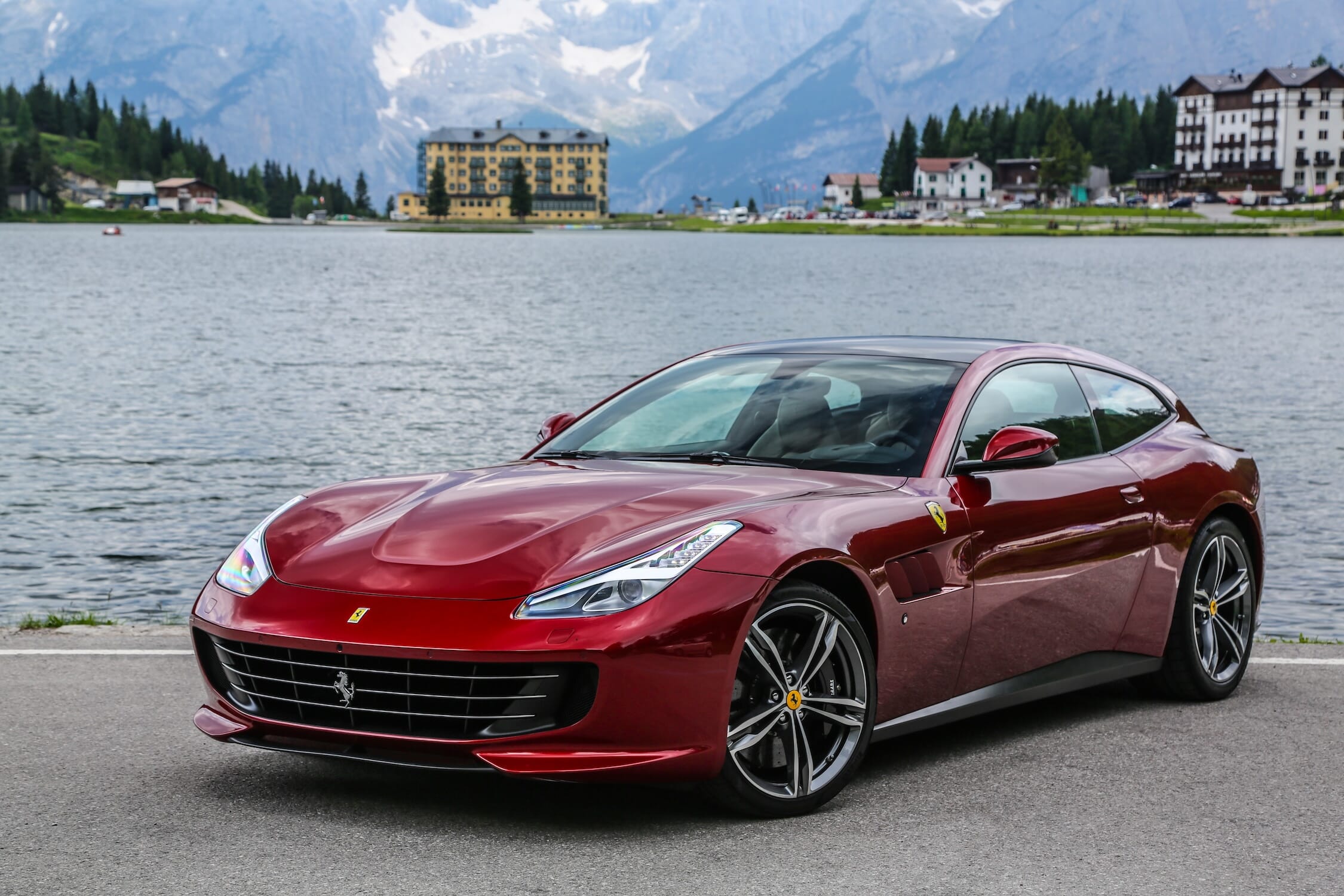 Ferrari-GTC4Lusso